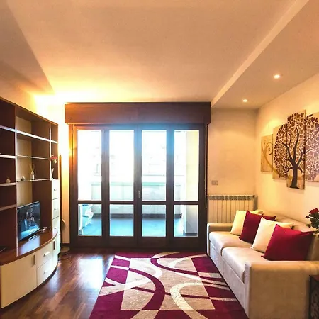 Old - Isola Apartment