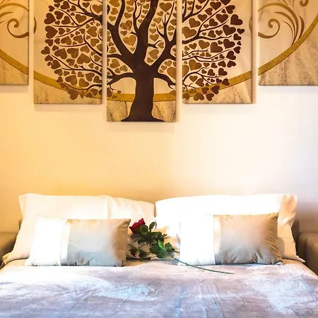 Old - Isola Apartment